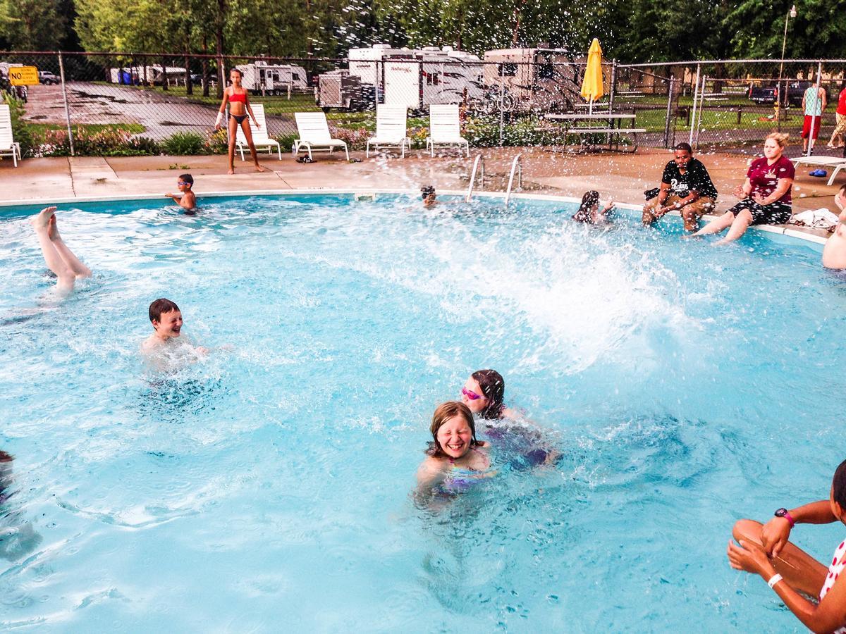 Sandusky Koa Holiday Campground Hotel Bagian luar foto
