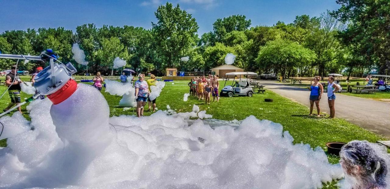 Sandusky Koa Holiday Campground Hotel Bagian luar foto