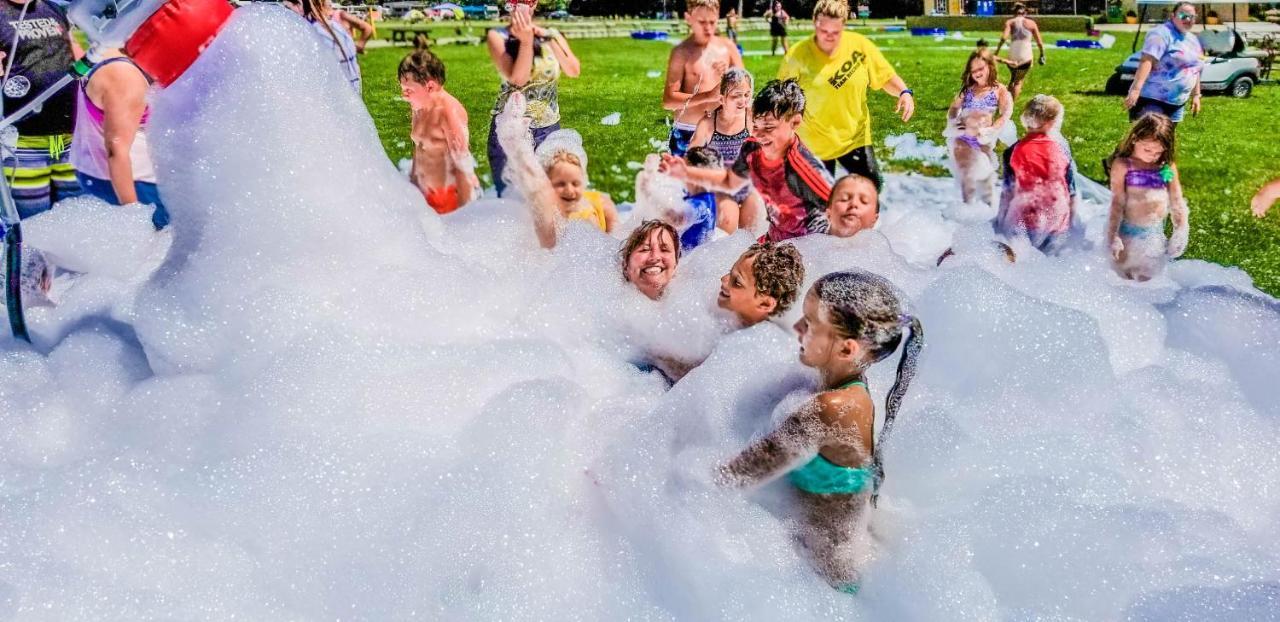 Sandusky Koa Holiday Campground Hotel Bagian luar foto