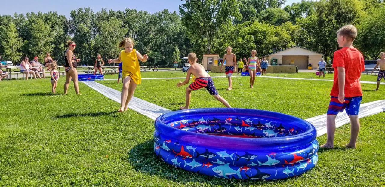 Sandusky Koa Holiday Campground Hotel Bagian luar foto