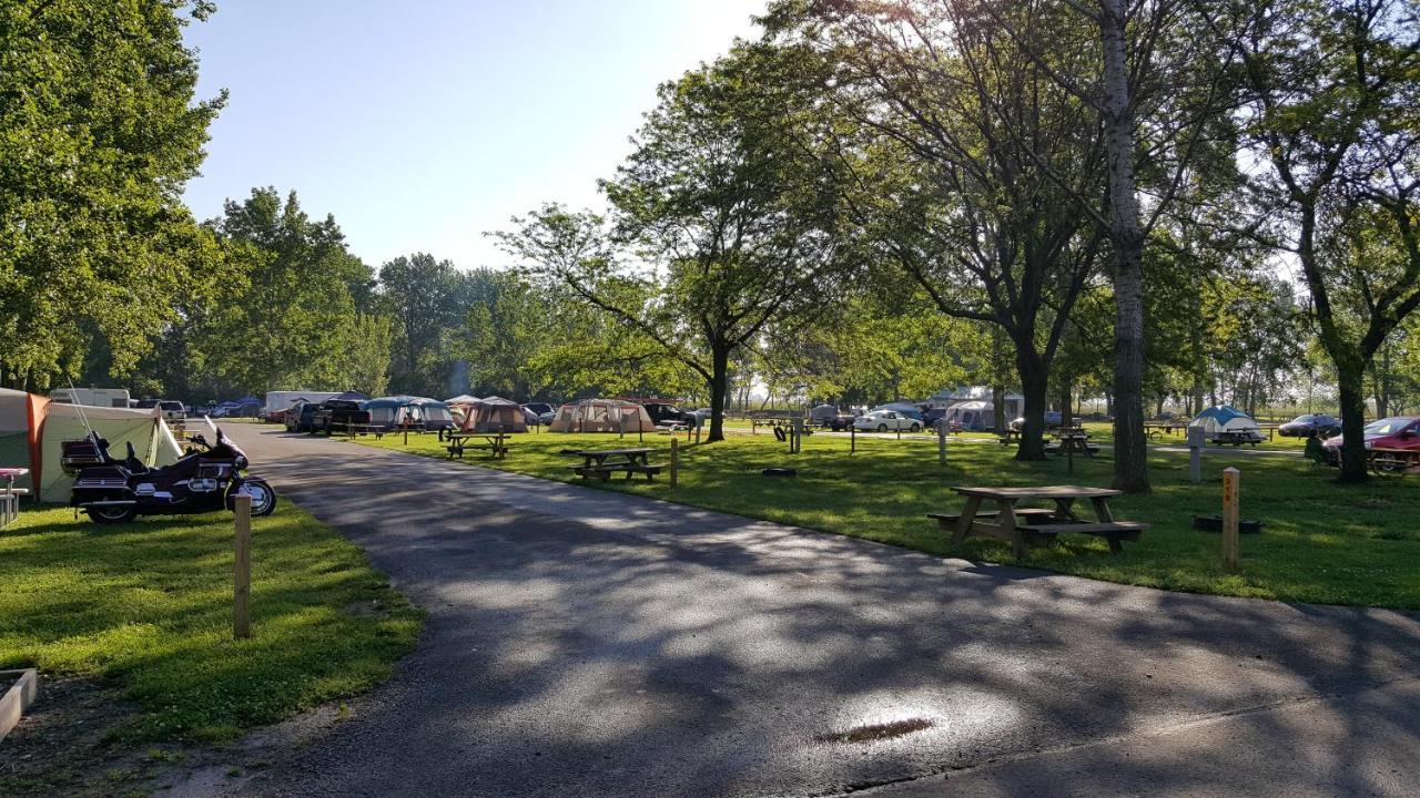 Sandusky Koa Holiday Campground Hotel Bagian luar foto